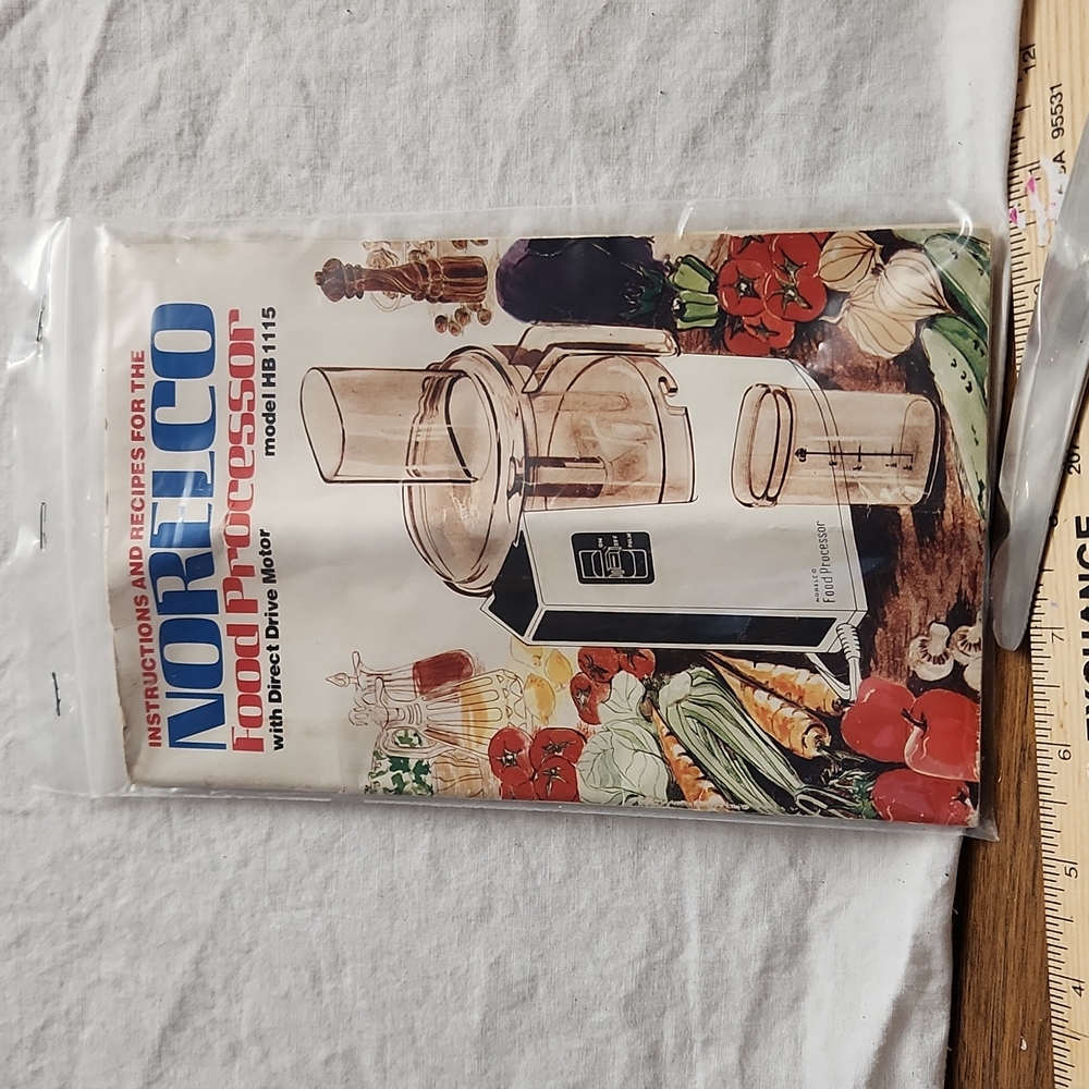 Vintage Norelco Food Processor Model HB 1115 Instruction And Recipe Book